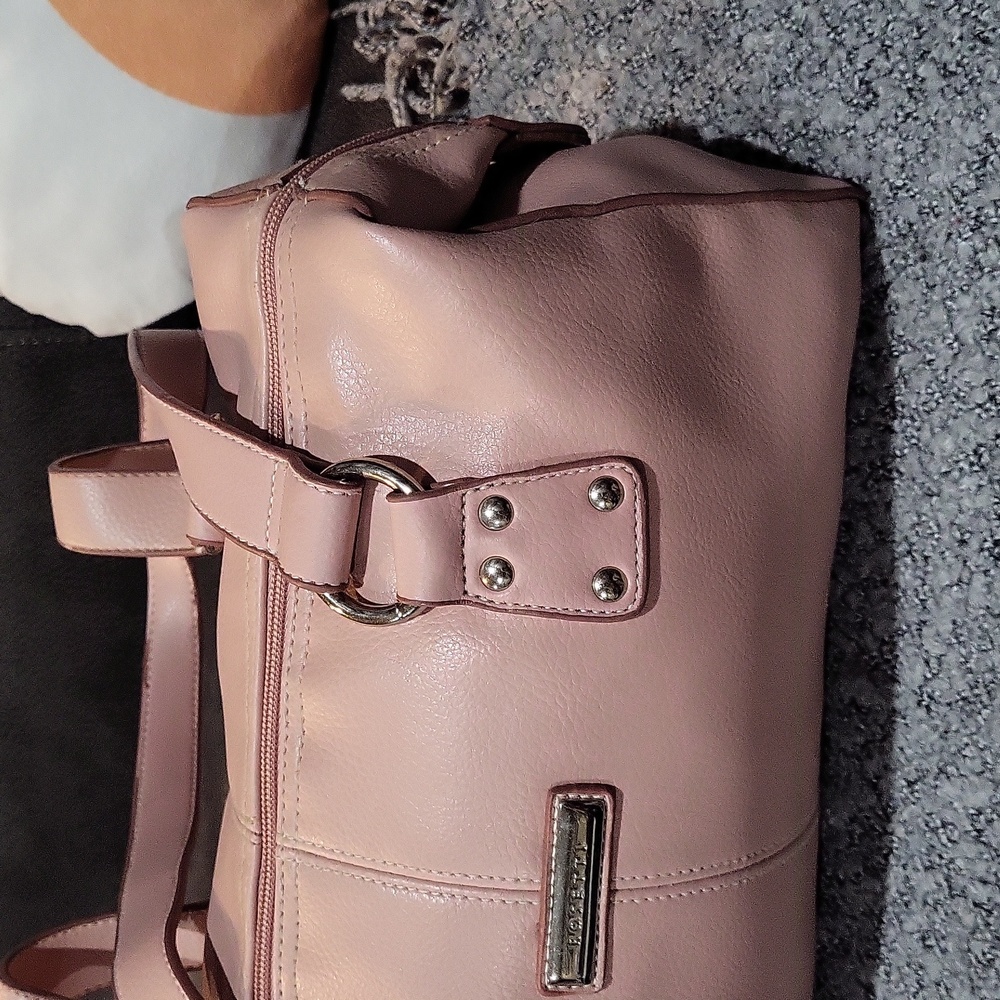 Rosetti Purse 🩷 - Picture 5 of 15